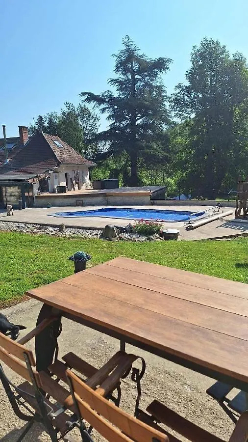 Le Chalet Pressins France